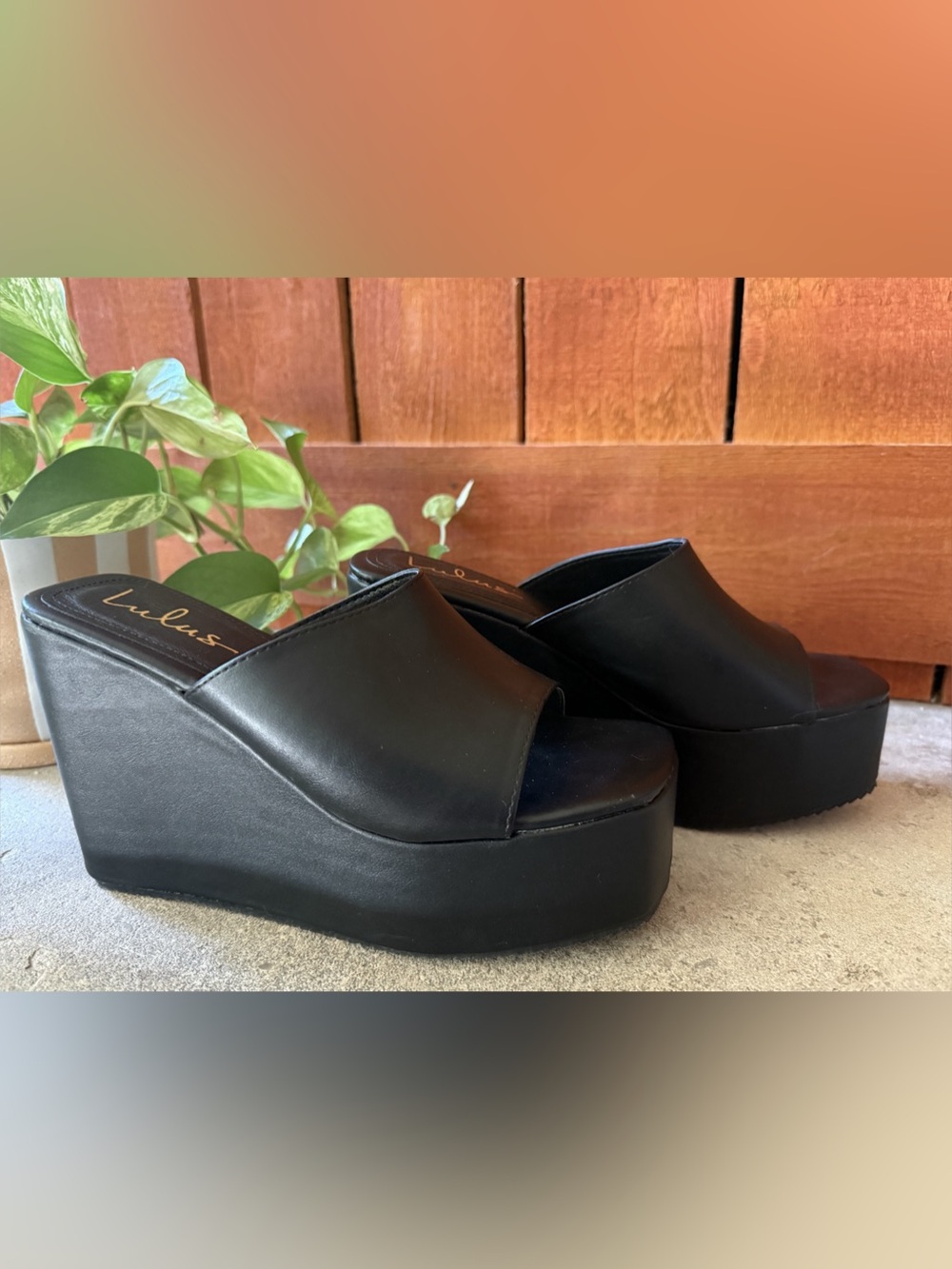 Madden Girl Black Platform Wedge Sandals Excellent Condition 8.5